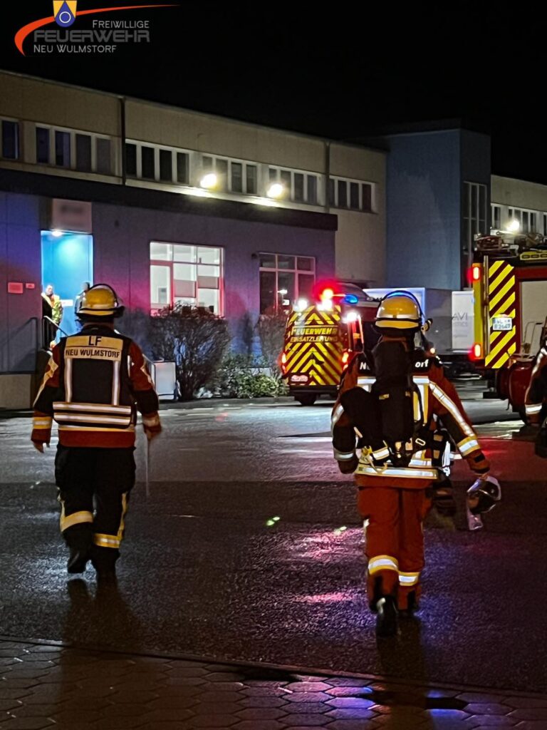 Mehr über den Artikel erfahren Ausgelöste Brandmeldeanlage im Gewerbegebiet