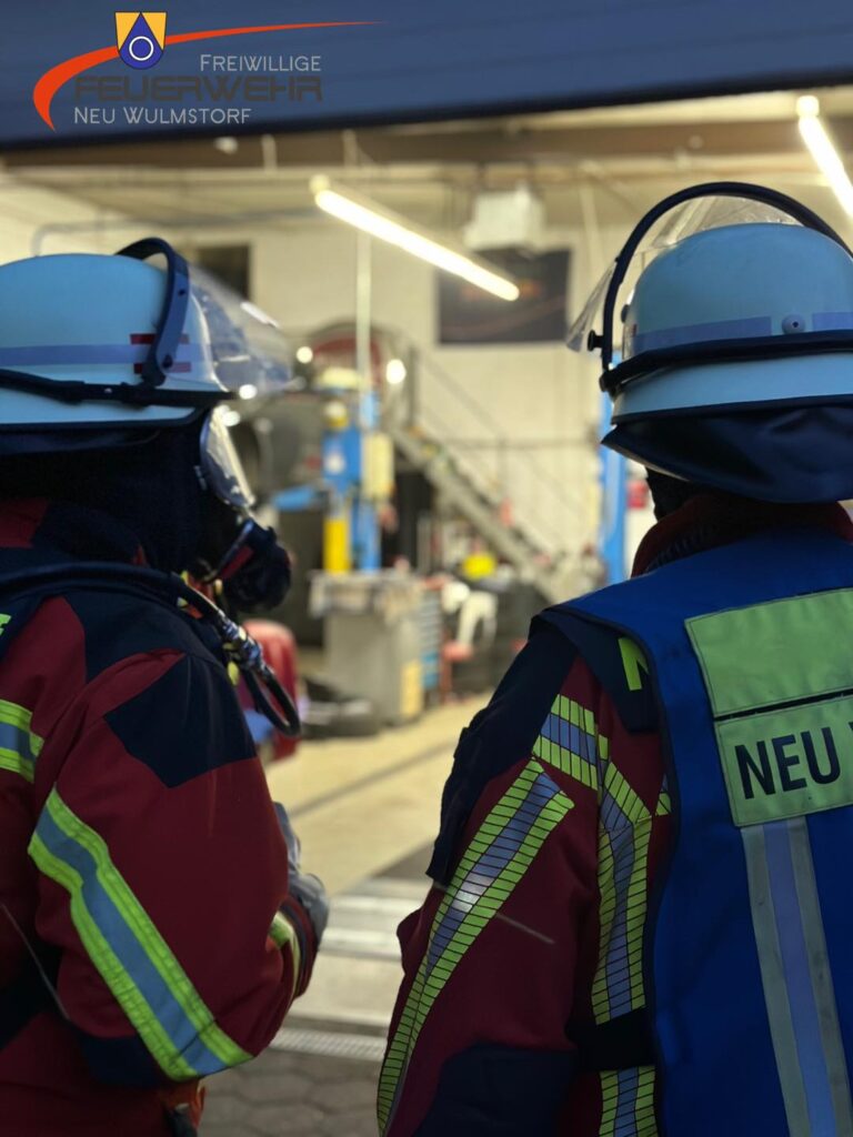 Mehr über den Artikel erfahren Rauchentwicklung an Lagerhalle