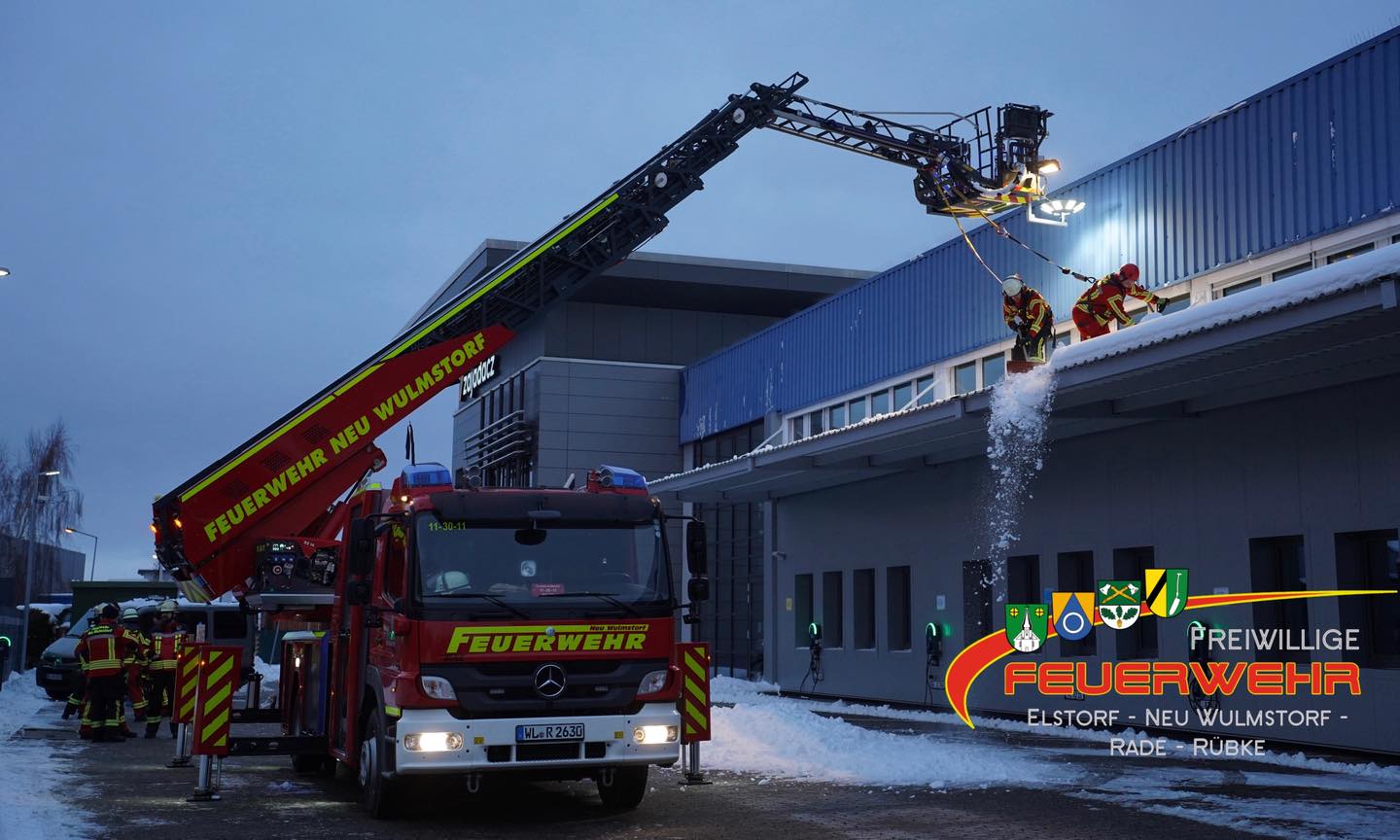 Du betrachtest gerade Dach von Schneelast befreien